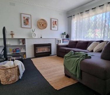 Belmont Casa | Family friendly home in Belmont