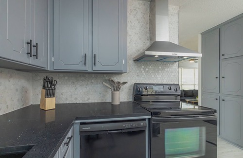 Euless Casa | Summer Getaway w/ Fenced Yard - Near DFW Airport