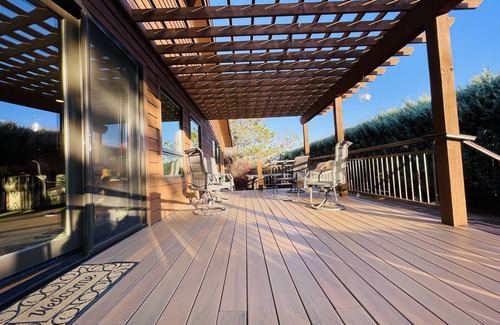 Red Lodge Chalet De Esquí | Family friendly home south of town, minutes from Ski Hill, WIFI and Hot Tub