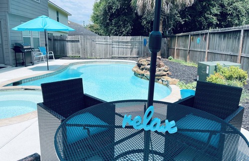 Atascocita Casa | Family-friendly home with beautiful pool and spa