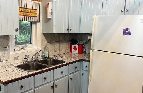 Clearview Cabina | Family Friendly Houskeeping Cabin with additional Bunkie.