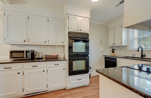 Winterville Casa | Family Friendly House with GAME ROOM in Heart of Winterville!