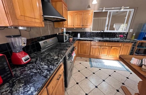 Crucecita Casa | Family-friendly house with pool & close to the beach