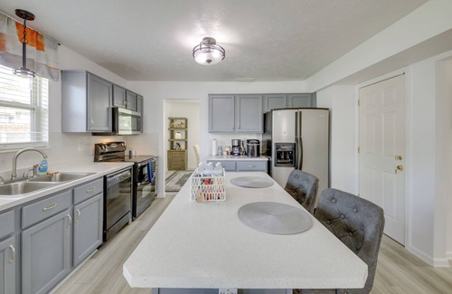 Wayne Casa | Family-Friendly Indianapolis Home w/ Fenced Yard