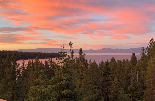 Meeks Bay Casa | Family-Friendly Lakehouse - Stunning Views - Walking Distance to Meeks Bay Beach