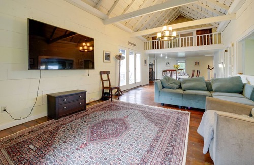 Landrum Casa | Family-Friendly Landrum Farmhouse: Deck & Swim Spa