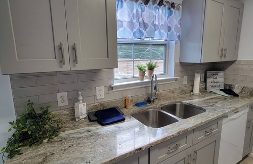 St. Marys Casa | Family-friendly, Less than 5 minutes from Kings Bay, water park huge backyard.