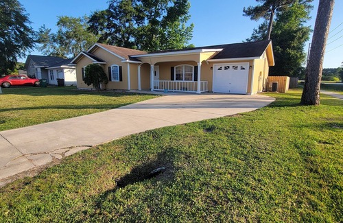 St. Marys Casa | Family-friendly, Less than 5 minutes from Kings Bay, water park huge backyard.