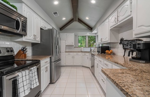 Northeast Carrollton Casa | Family Friendly Luxury Home with Pool