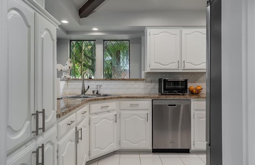Northeast Carrollton Casa | Family Friendly Luxury Home with Pool