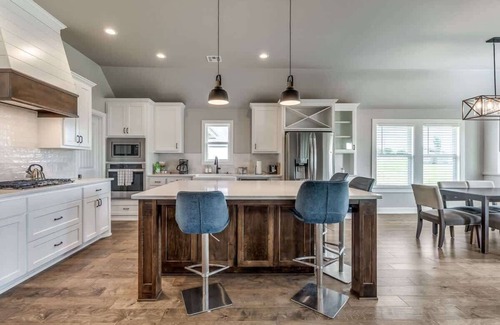 Edmond Casa | Family-Friendly Luxury- 5BR Home near Woodlands