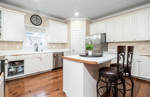 Cary Casa | Family Friendly Monthly Rental