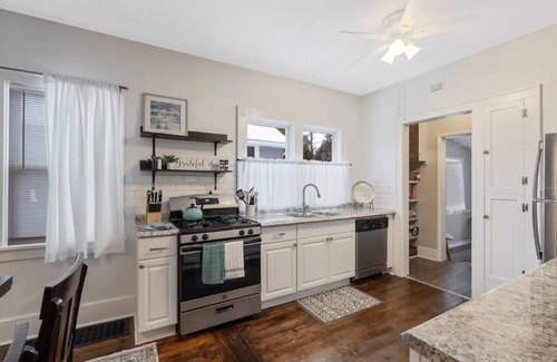 Fayetteville Casa | Family Friendly Near SU Downtown