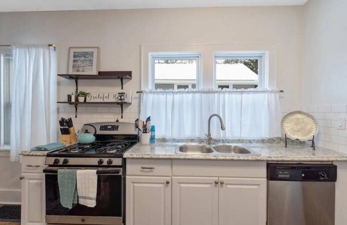 Fayetteville Casa | Family Friendly Near SU Downtown