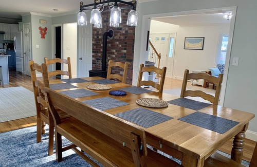 Barnstable Casa | Family-Friendly Oceanfront Haven, 4 bed, 2 bath sleeps 10. EZ beach access w. AC