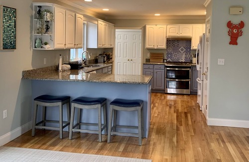 Barnstable Casa | Family-Friendly Oceanfront Haven, 4 bed, 2 bath sleeps 10. EZ beach access w. AC