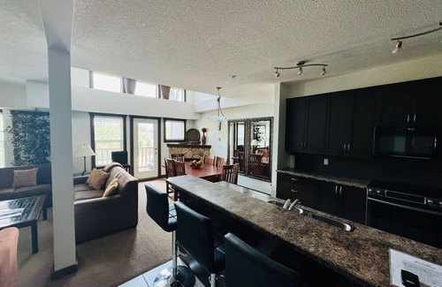 East Kootenay Condominio | Expansive Fernie Penthouse | Heated Pool & Jacuzzi