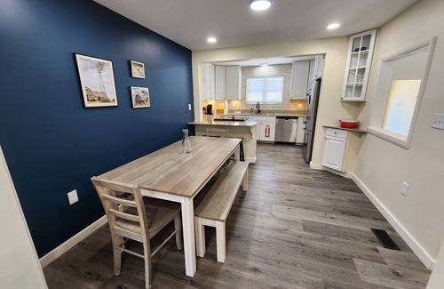 Seymour Casa | Family-friendly, playroom w/ air hockey & arcade games, hot tub, mountain views!