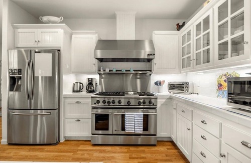Los Alamos Casa | Family friendly pool, walk to restaurants!
