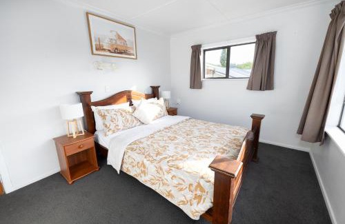 Lynmore Casa | Family Friendly, Quiet, Cozy stay in Rotorua with free Wifi
