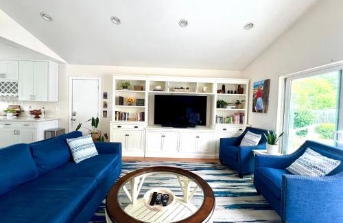 College West Casa | Family Friendly Retreat with Yard and Play Area, 2000 sq ft, AC, Fiber Optic WiFi