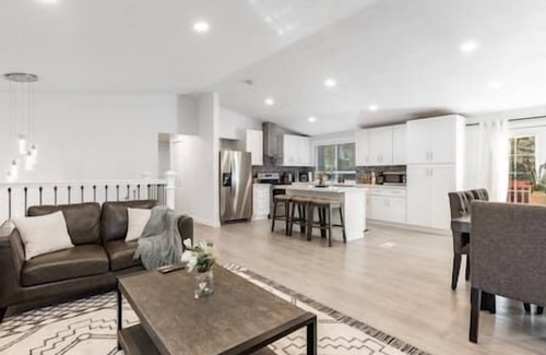 Renton Casa | Family Friendly: Seattle Close, Hot Tub, Game Room