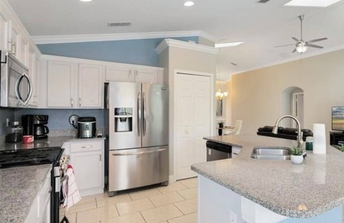 Orange Tree Casa | Family-friendly spacious 4bedroom house in Clermont with WiFi, AC & private pool