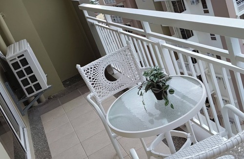 Project 4 Condominio | Family-Friendly Staycation at Infina Towers – Spacious & Convenient