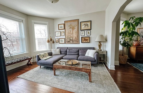 Logan Square Apartamento | Apartamento ecléctico clásico de Chicago en Logan Square