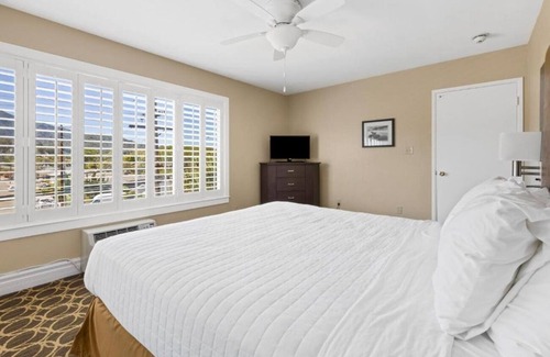 Corte Madera Hotel | Family-Friendly Suite | Near Golden Gate | Outdoor Pool | Parking | BBQ Area