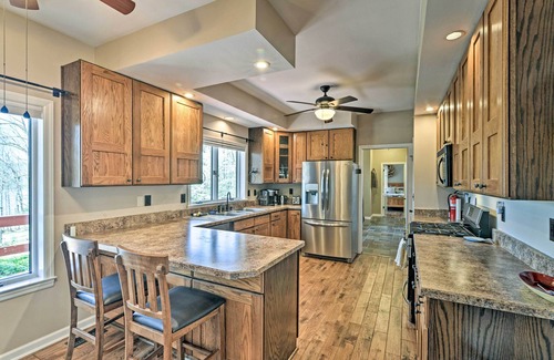 Alpine Lake Casa | Family-Friendly Terra Alta Home w/ Lake View!