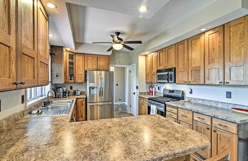 Alpine Lake Casa | Family-Friendly Terra Alta Home w/ Lake View!