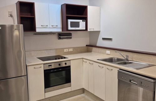 Wellington Apartamento | Family friendly two bedroom apartment with secure free carparking. Pool &Gym too