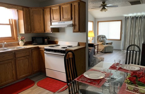 Harrison Cabaña | Family friendly updated cozy cottage overlooking Budd Lake. See special rates!