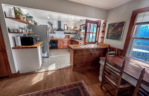 Charlottesville Casa | Family-Friendly Home Near UVA Toys, Trampoline, Pet-Friendly