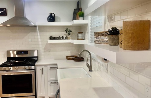 Mount Pleasant Casa | Family-friendly , charming 4-bedroom home with AC, WiFi and more !!!
