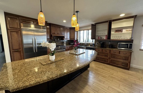 Rowland Heights Casa | Family- Friendly Villa with Pool + BBQ + Fire-pit, close to Disney & Water Park