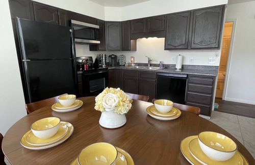 Canyon Rim Casa | Family Friendly | Skiers Welcome | Sleeps 11 | Washer/Dryer | Smart TVs | Garage