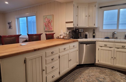 Old Towne Casa | Family Friendly Vacation Beach House-2 Minute Walk to the Beach