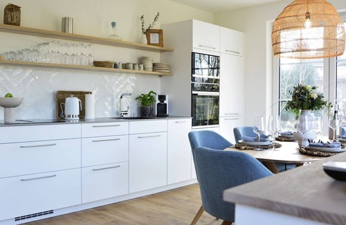 Tossens Apartamento | Family-friendly vacation apartment with sauna and fireplace