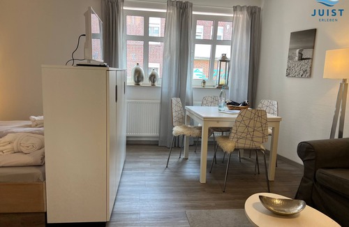 Juist Apartamento | Family-friendly vacation apartment with swimming pool and sauna, centrally located