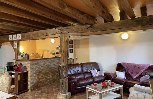 Noyant-d'Allier Cabaña | Casa rural en el campo con amplio jardín y área de juegos, cerca de atracciones culturales