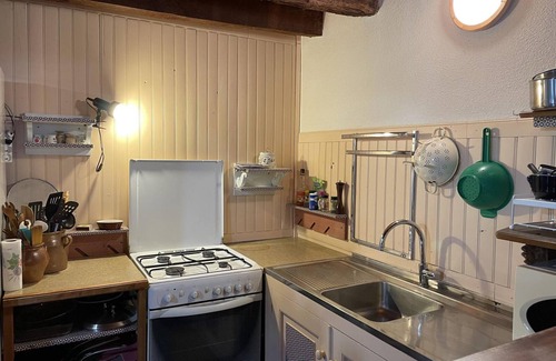 Noyant-d'Allier Cabaña | Casa rural en el campo con amplio jardín y área de juegos, cerca de atracciones culturales