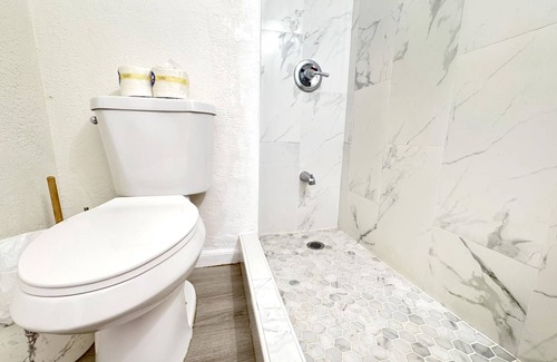Waikiki Hotel | Family/Friends Hotel in Terrific Honolulu Room, AC