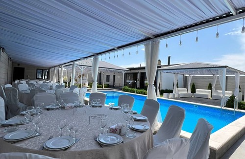 Oshakan Casa | Family & Friends House