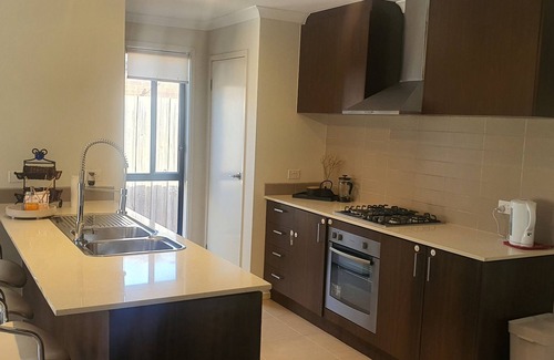 Truganina Casa | Family Fun - 25 min from CBD