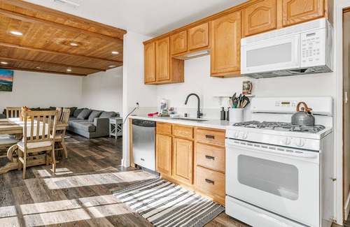 Fawnskin Casa | Family Fun Cabin - 5 Bedroom, Game Room, Hot Tub and Lake Views!