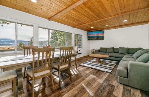 Fawnskin Casa | Family Fun Cabin - Mountain home with Game Room, Hot Tub and Lake Views!