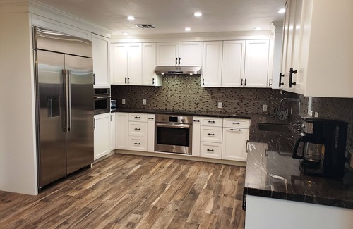Paradise Valley Village Casa | Family Fun!Central Location 5min to Hiking!Heated Pool/Spa, BocceBall, PoolTable