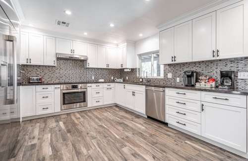 Paradise Valley Village Casa | Family Fun!Central Location 5min to Hiking!Heated Pool/Spa, BocceBall, PoolTable